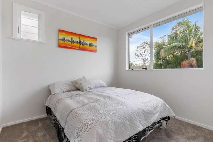 9 Surat Place Glen Eden_11