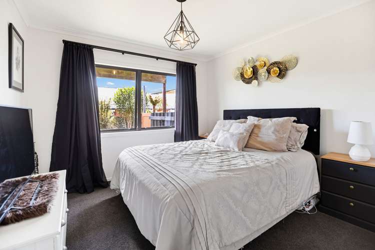 6 Duggan Drive Owhata_11