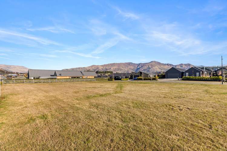 8 Bonspiel Road Wanaka_4