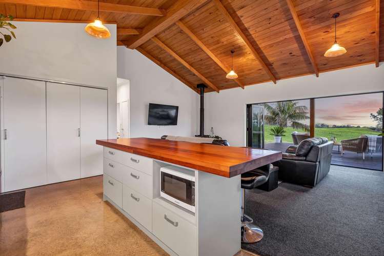 165 Sealy Road Omata_4