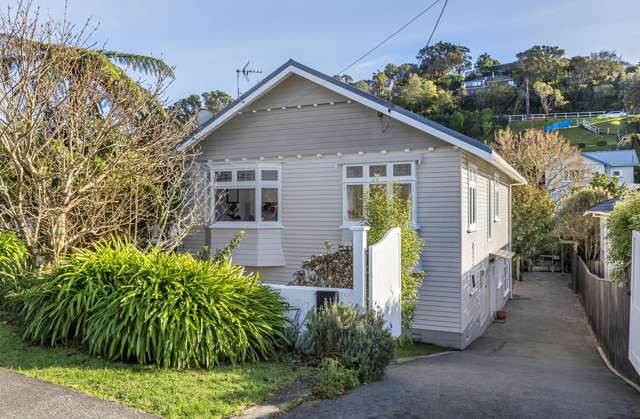 Opportunity on Friend Street – Make It Your Own!