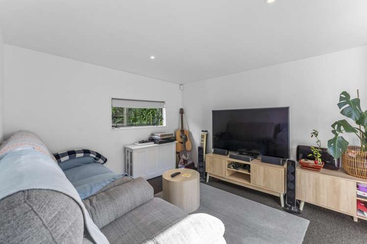 61 Renown Road Raumati South_3