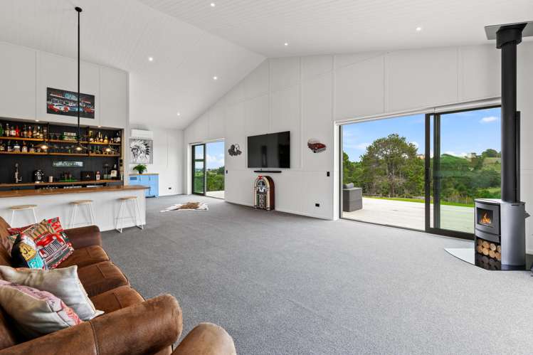 21 Diamond Lane Riverhead_24