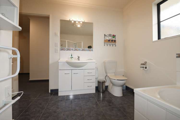 64 Gregg Street Dannevirke_12