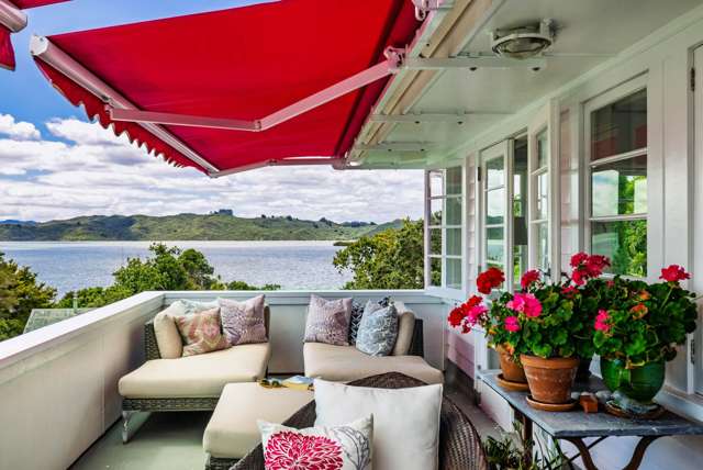 Serene Harbour Home With Panoramic Views