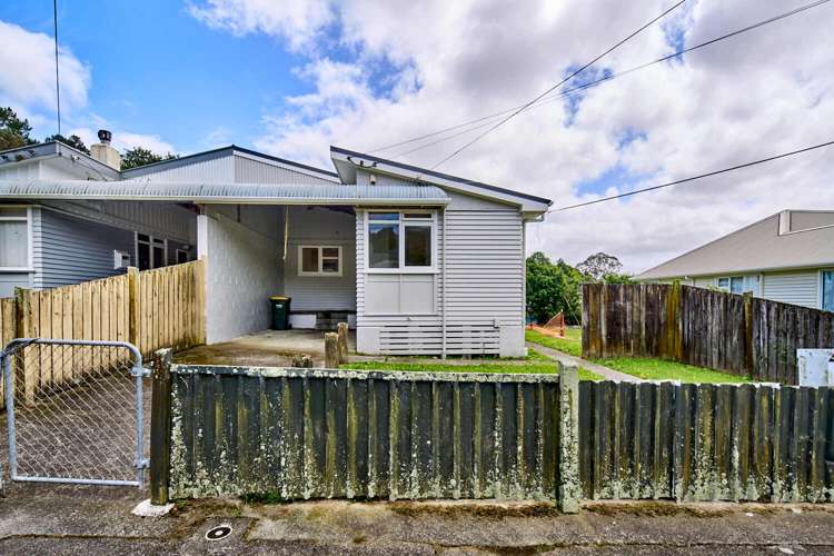 24 Hanson Grove Stokes Valley_13