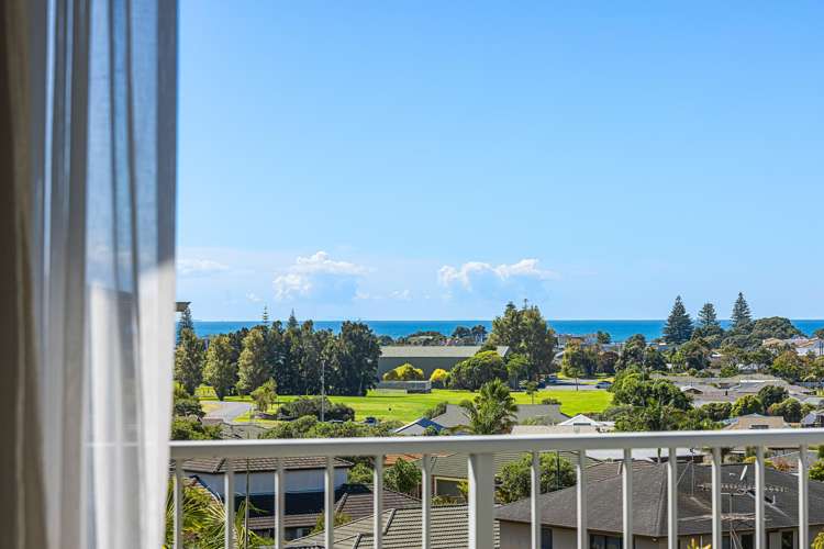 60 Chesterfield Way Orewa_8