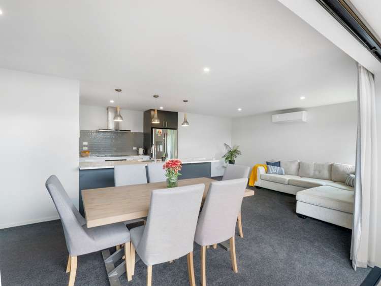 92 Sunline Avenue Lincoln_4