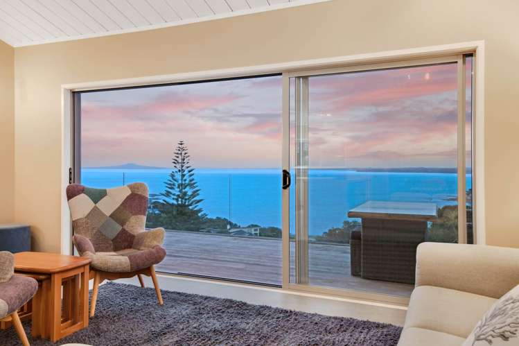 35 Roberts Road Matakatia_13