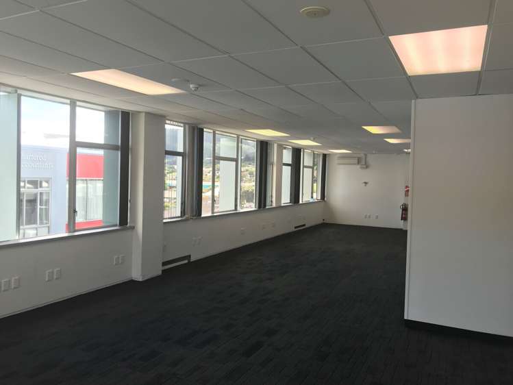 210 Main Road Tawa_3