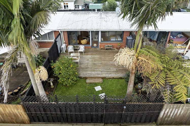 2/100 Victoria Street_1