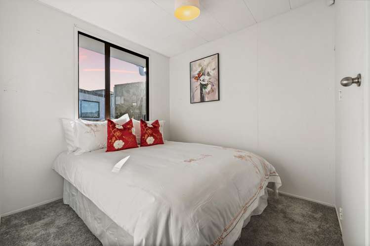 2/11 Cyril Crescent West Harbour_16