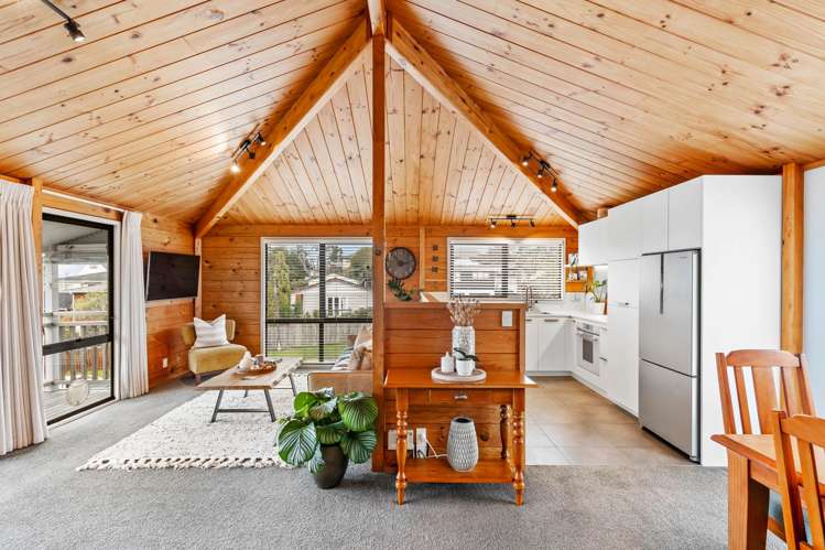 4 Forsythe Place Massey_25