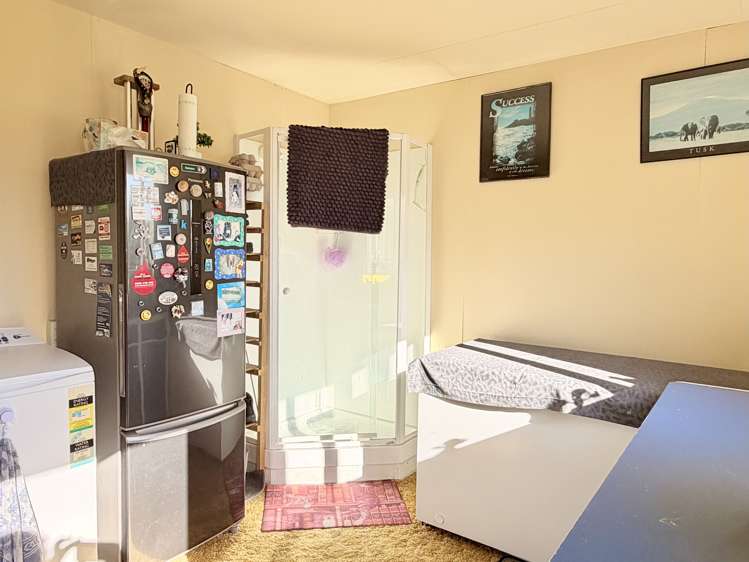 133 Ferry Road Richmond_16