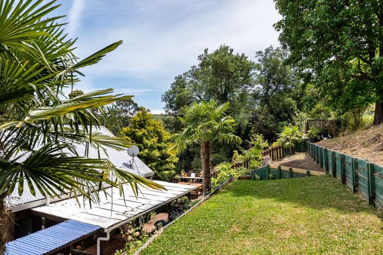 69 Murphy Street Toi Toi_18