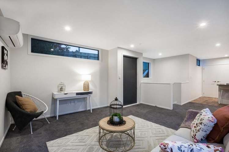 2/10A Rewa Terrace Tawa_7