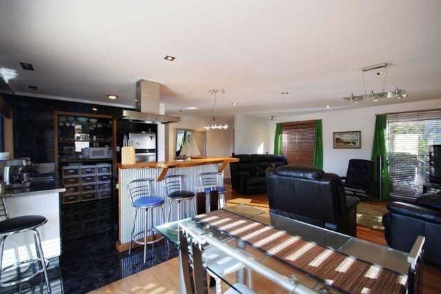 29 Saint Lawrence Street Toi Toi_2