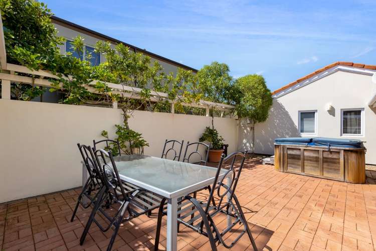 1 Kawaroa Close New Plymouth Central_10