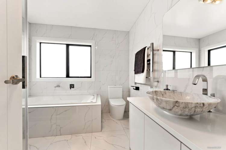 54 Cooladawson Drive Flat Bush_13