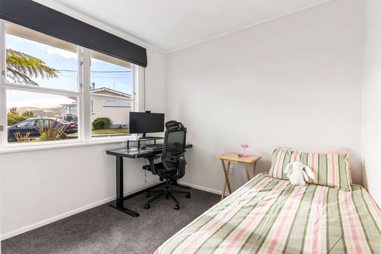 5 Pauline Way Paparangi_10