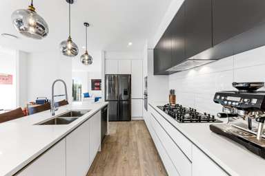 98 Maurice Kelly Road_2