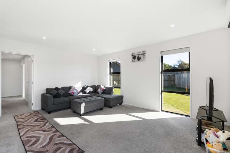 15 & 17 Rolleston Drive_4