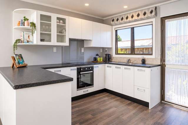 2/2 Ypres Street Greenmeadows_1