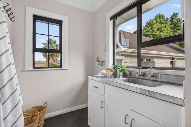 2 Memorial Drive Parahaki_16