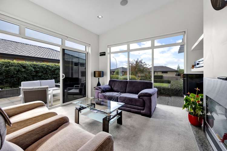 27 Montague Grove Stratford_11