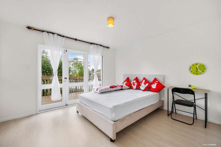 685 Beach Road Rothesay Bay_10