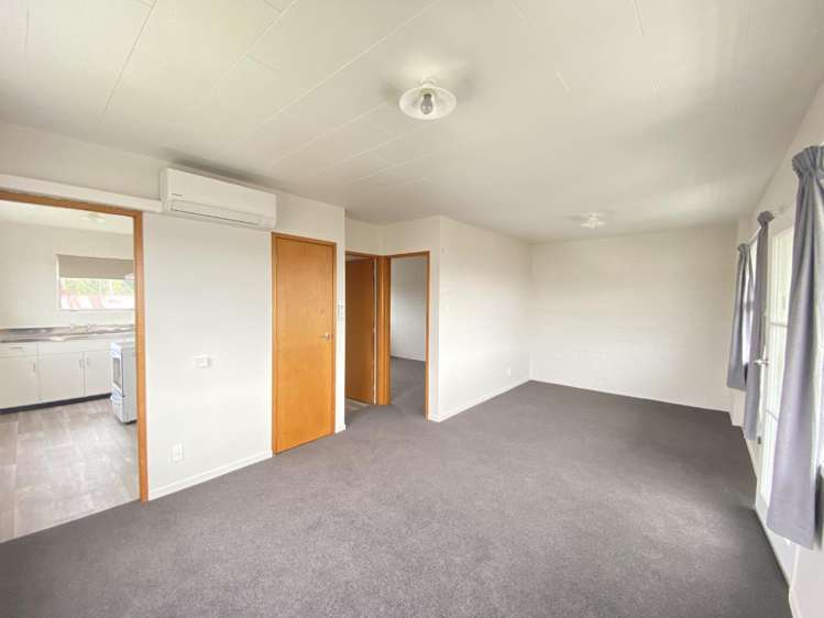 2/4 June Place 1074_1