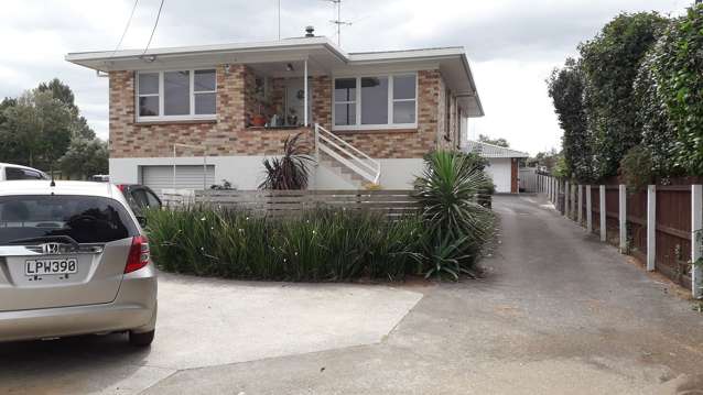 Papakura - Alarmed, 3 bedroom + flat downstairs