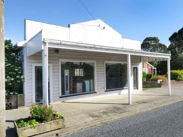 26 Waikawa Road Owaka_17