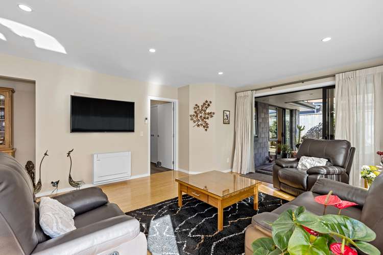 4 Catalina Crescent Burleigh_10