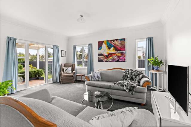1417 Woodstock Avenue Mayfair_2