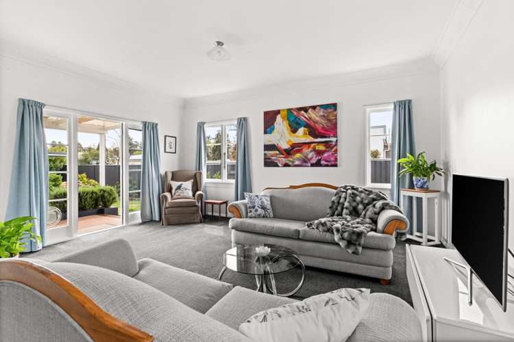 1417 Woodstock Avenue Mayfair_2