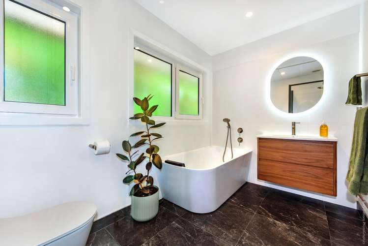 1 Zephyr Terrace Governors Bay_18