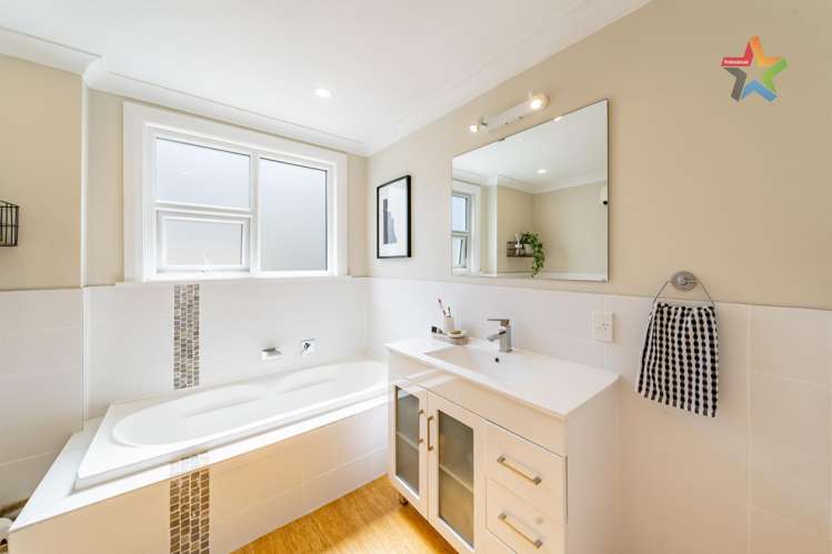 11 Manor Drive Stokes Valley_15