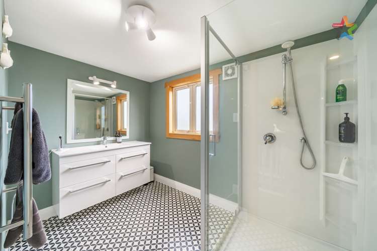 18 Riddiford Street Woburn_16