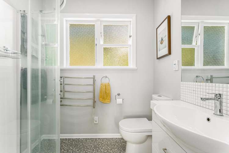 20 Elphinstone Avenue Strathmore Park_15