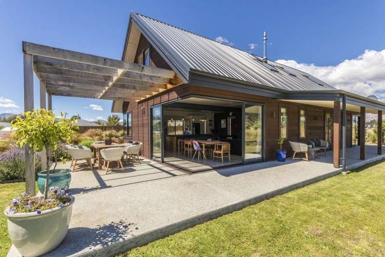 9 Hunt Place Albert Town_0