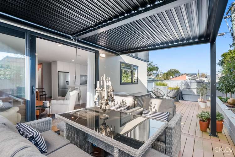 1/51 Kings Crescent Lower Hutt Central_16
