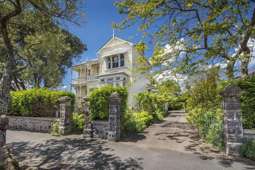 Florence Pugh Netflix villa has sold: Devonport mansion snapped up after buyer falls for beach spot