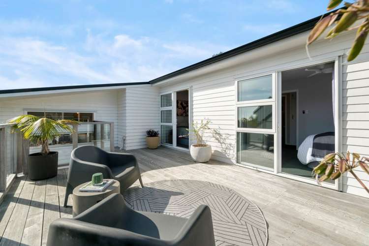 681 East Coast Road Browns Bay_12