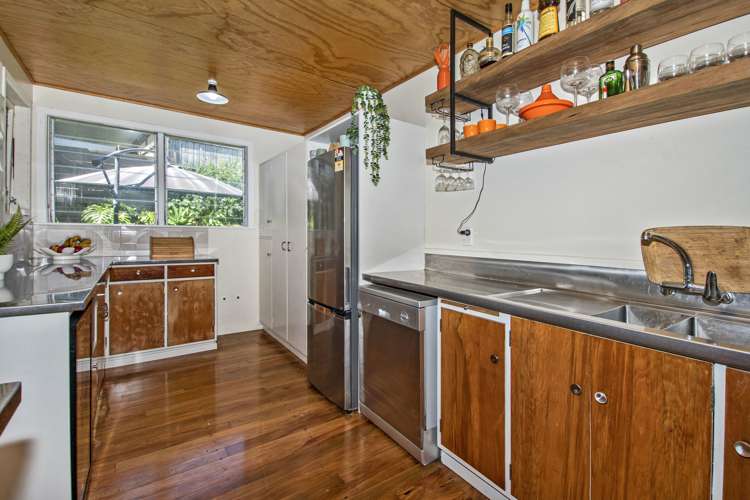 127 Riverside Drive Parahaki_14