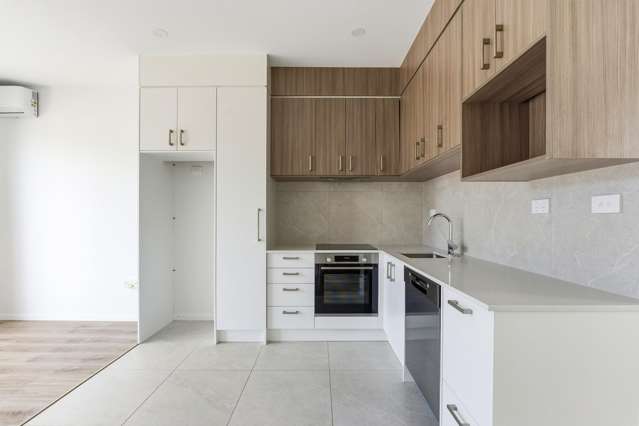 8/233 Great North Road Henderson_4