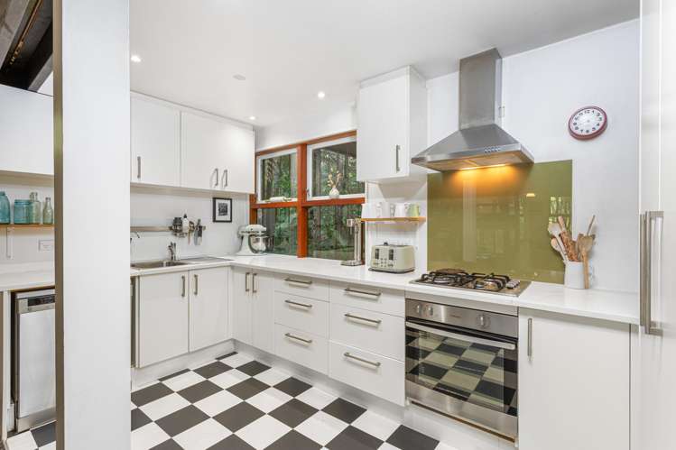 35 Sylvan Valley Avenue Titirangi_7