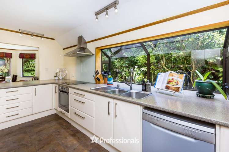 8 King Charles Drive Kingsley Heights_1