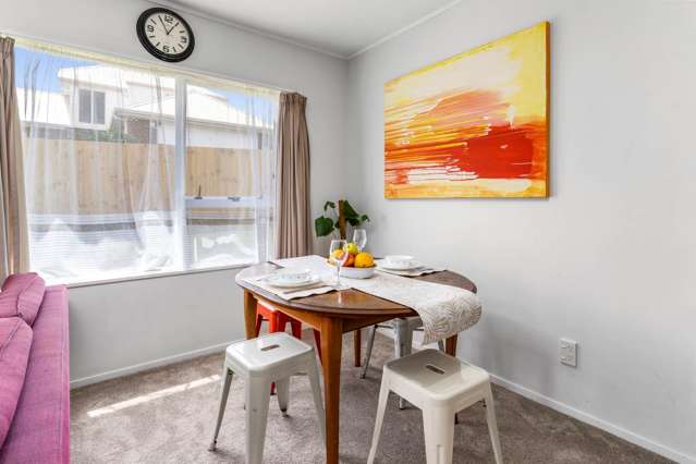 2/5 Newington Road Henderson_4