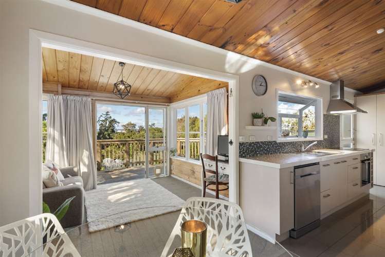 55 Jaemont Avenue Te Atatu South_13